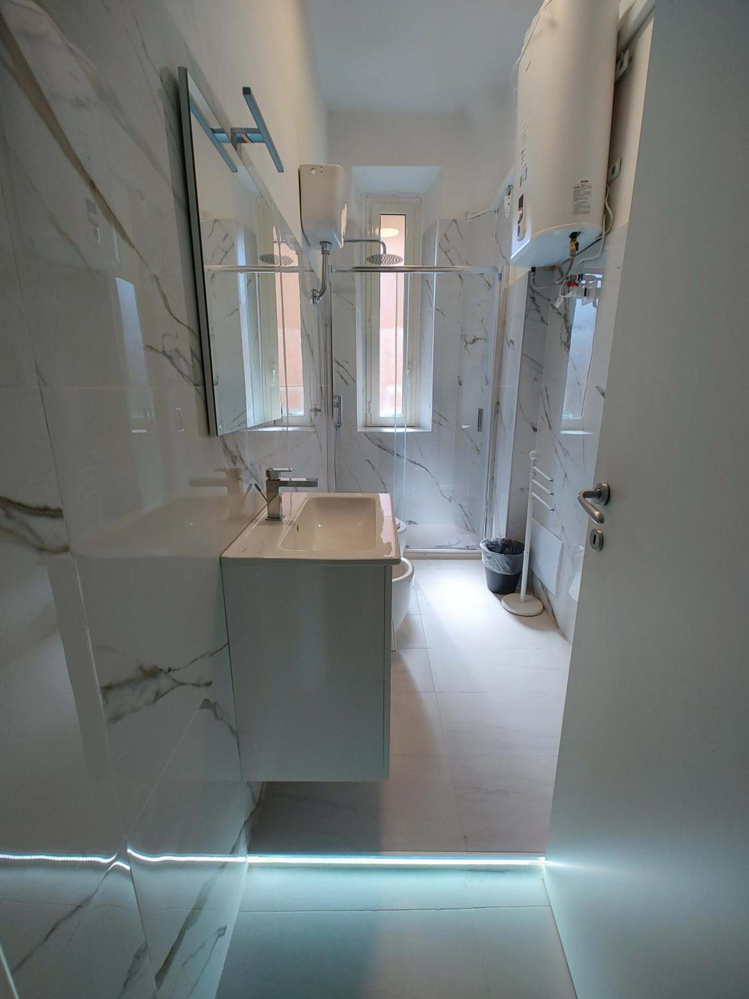 Vivirome - 2 Bedrooms Apartment - San Giovanni Zewnętrze zdjęcie